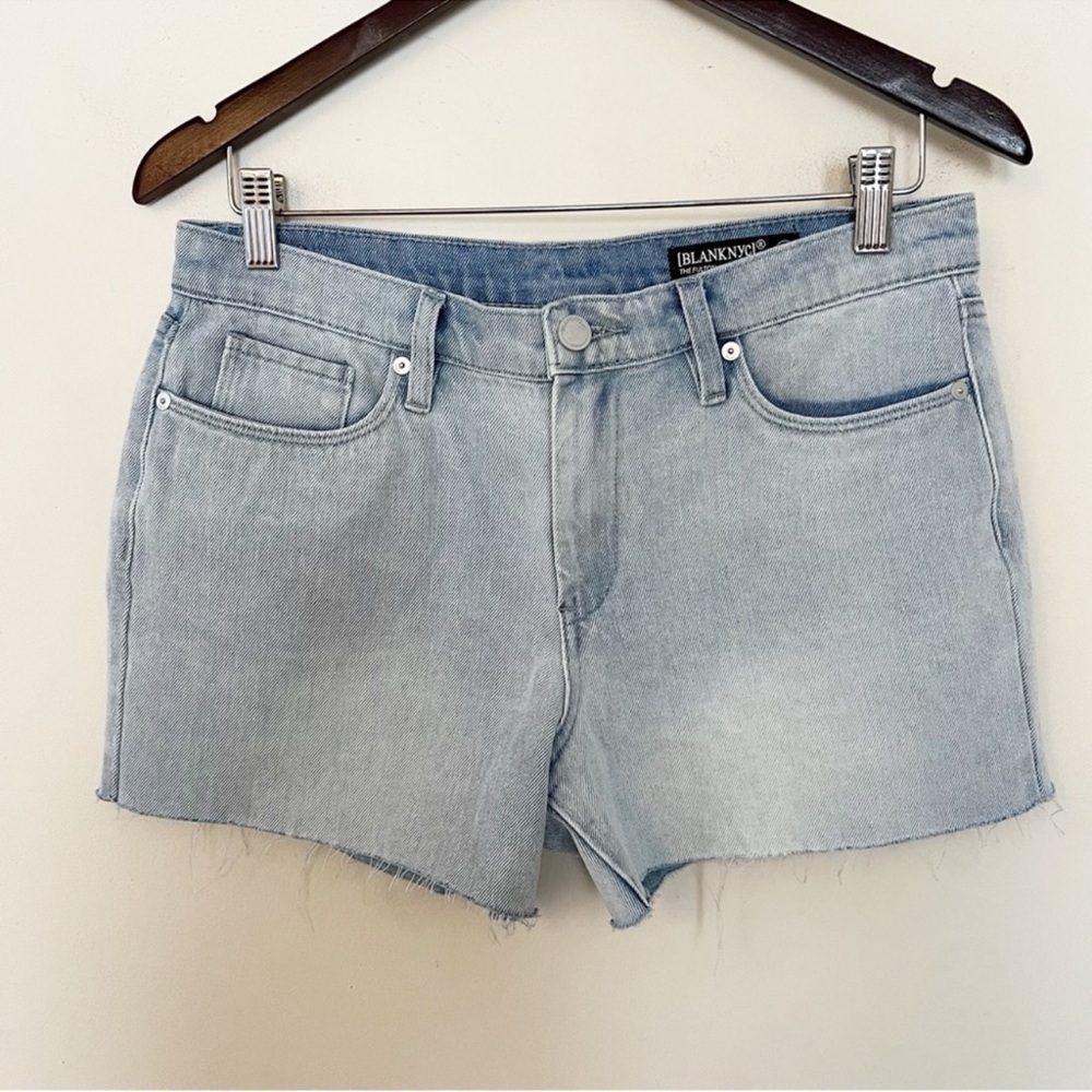BLANKNYC The Fulton Women Roll Up Jean Shorts Size 29 Light Blue Denim Raw Hem
